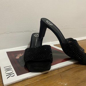 WISHBONE SLIP ON BLACK HEELS